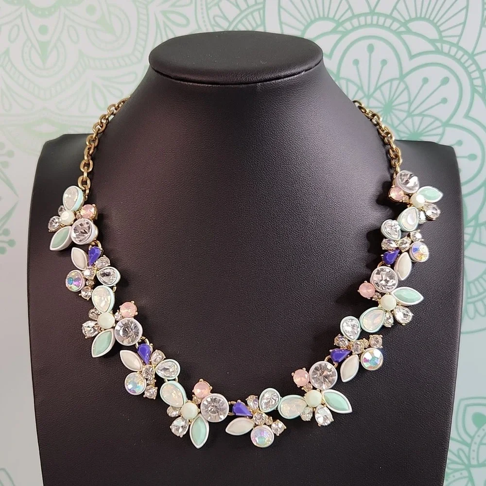 Signed J Crew Pastel AB Brulee Statement Necklace Gold-tone - Picture 1 of 5